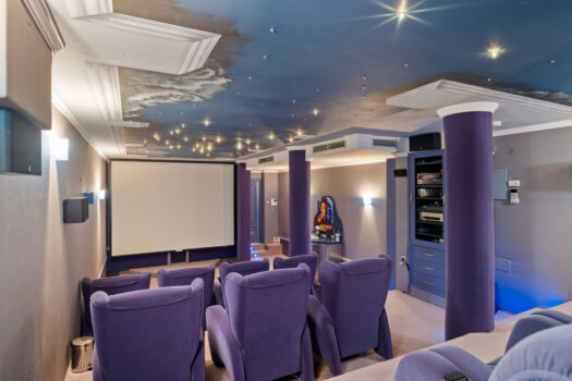 6 Bed Detached Villa for sale in Nueva Andalucia, Costa del Sol