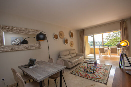 2 Bed Middle Floor Apartment for sale in Elviria, Costa del Sol