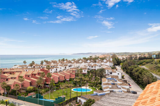 3 Bed Penthouse Apartment for sale in Estepona, Costa del Sol