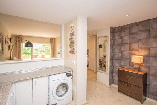 2 Bed Middle Floor Apartment for sale in Elviria, Costa del Sol