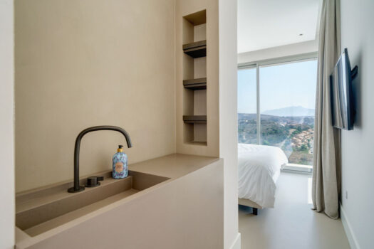 5 Bed Detached Villa for sale in Estepona, Costa del Sol