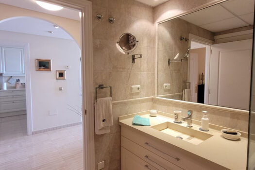 2 Bed Ground Floor Apartment for sale in Riviera del Sol, Costa del Sol