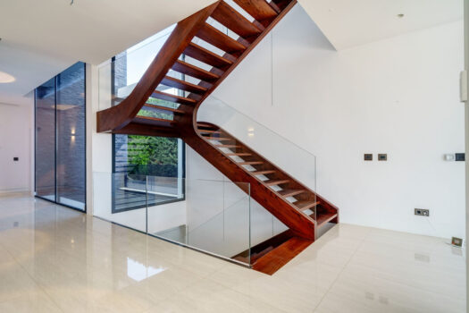 5 Bed Detached Villa for sale in Nueva Andalucia, Costa del Sol