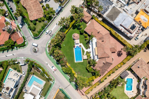 6 Bed Detached Villa for sale in Nueva Andalucia, Costa del Sol