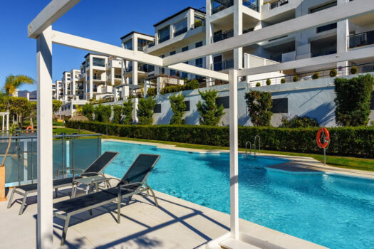 Dvoulůžkový byt na středním patře na prodej v Los Flamingos, Costa del Sol