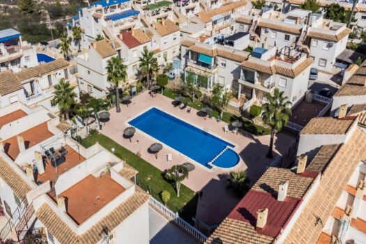 Bungalov v horním patře se soukromou střešní terasou