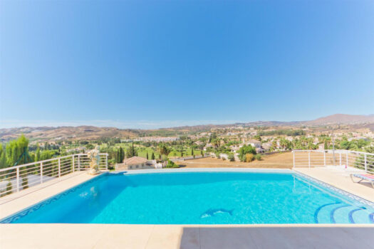 6 Bed Detached Villa for sale in Mijas Golf, Costa del Sol