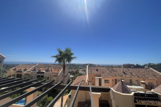 2 Bed Ground Floor Apartment for sale in Nueva Andalucia, Costa del Sol