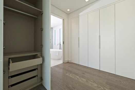 5 Bed Detached Villa for sale in Benahavis, Costa del Sol