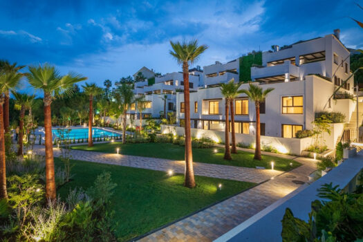 2 Bed Ground Floor Apartment for sale in Marbella, Costa del Sol