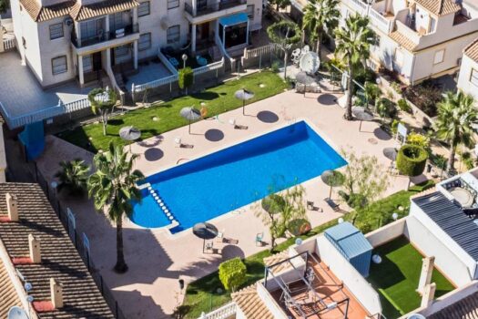 Bungalov v horním patře se soukromou střešní terasou