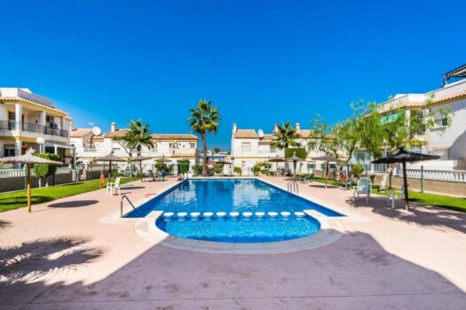 Bungalov v horním patře se soukromou střešní terasou