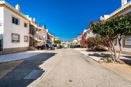 Bungalov v horním patře se soukromou střešní terasou