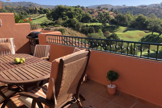 2 Bed Ground Floor Apartment for sale in Elviria, Costa del Sol