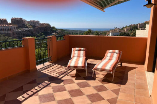 2 Bed Ground Floor Apartment for sale in Elviria, Costa del Sol