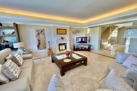 5 Bed Detached Villa for sale in Istan, Costa del Sol