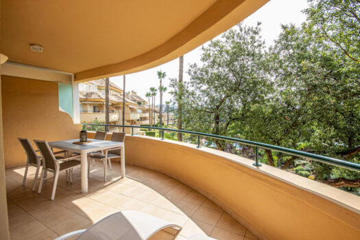 2 Bed Middle Floor Apartment for sale in Elviria, Costa del Sol