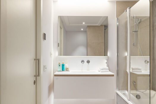 2 Bed Ground Floor Apartment for sale in Marbella, Costa del Sol