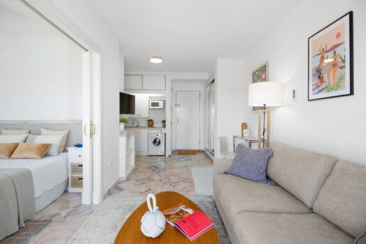 Middle Floor Studio for sale in Elviria, Costa del Sol