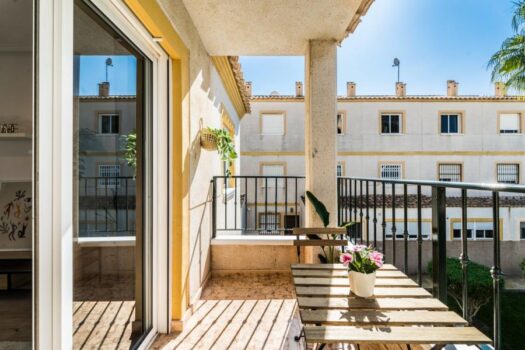 Bungalov v horním patře se soukromou střešní terasou