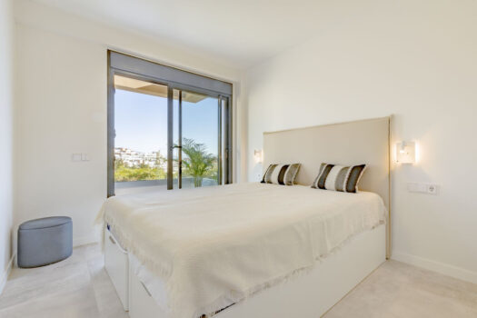 2 Bed Middle Floor Apartment for sale in Estepona, Costa del Sol