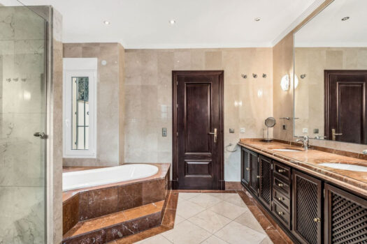 4 Bed Detached Villa for sale in Marbella, Costa del Sol