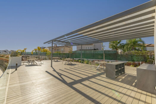 2 Bed Middle Floor Apartment for sale in Estepona, Costa del Sol