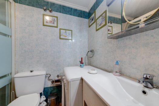 Dvoupokojový byt s garáží v rezidenci s bazénem, v Torrevieja