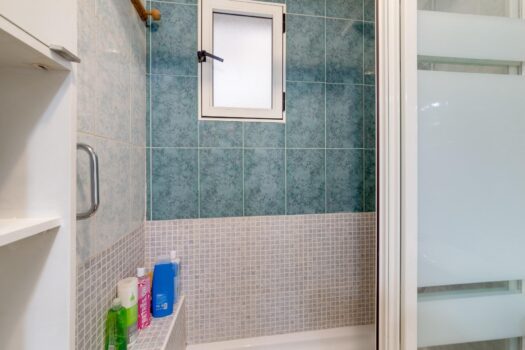 Dvoupokojový byt s garáží v rezidenci s bazénem, v Torrevieja