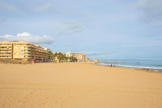 Mezonet 20 METRŮ od pláže La Mata.