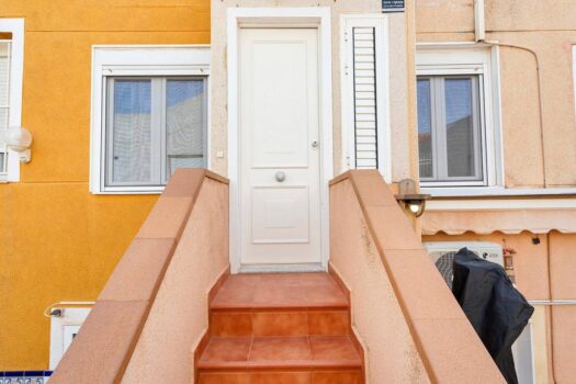 Mezonet 20 METRŮ od pláže La Mata.