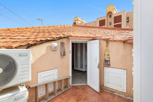 Mezonet 20 METRŮ od pláže La Mata.