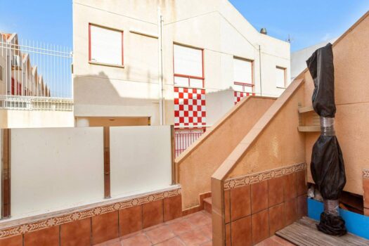 Mezonet 20 METRŮ od pláže La Mata.