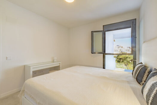 2 Bed Middle Floor Apartment for sale in Estepona, Costa del Sol