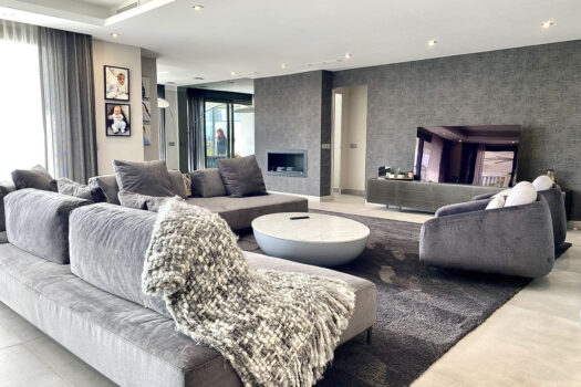 4 Bed Ground Floor Apartment for sale in Los Flamingos, Costa del Sol