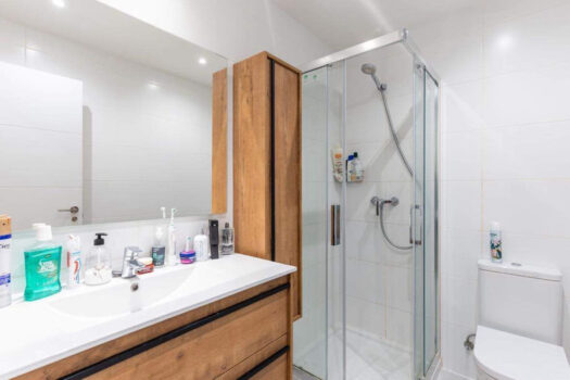 2 Bed Middle Floor Apartment for sale in Nueva Andalucia, Costa del Sol