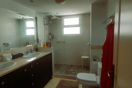 2 Bed Middle Floor Apartment for sale in Calahonda, Costa del Sol