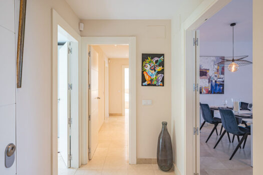 2 Bed Ground Floor Apartment for sale in Benahavis, Costa del Sol