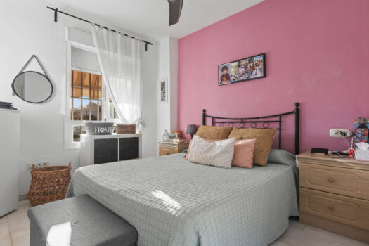 4 Bed Middle Floor Apartment for sale in Fuengirola, Costa del Sol