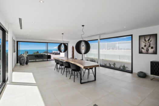 4 Bed Detached Villa for sale in Fuengirola, Costa del Sol