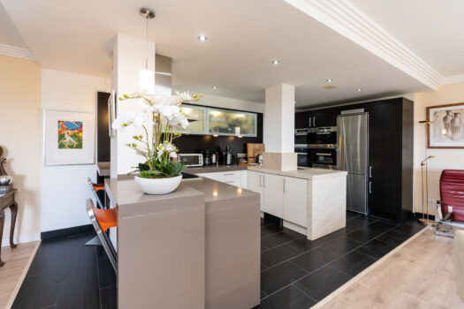 3 Bed Penthouse Apartment for sale in Atalaya, Costa del Sol