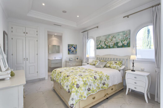 8 Bed Detached Villa for sale in Benahavis, Costa del Sol