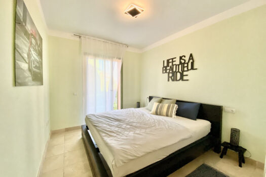 2 Bed Middle Floor Apartment for sale in Los Flamingos, Costa del Sol