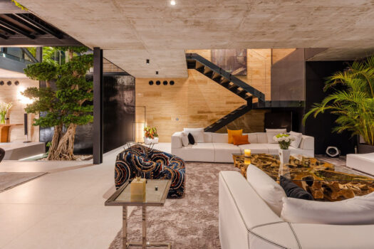 5 Bed Detached Villa for sale in Benahavis, Costa del Sol