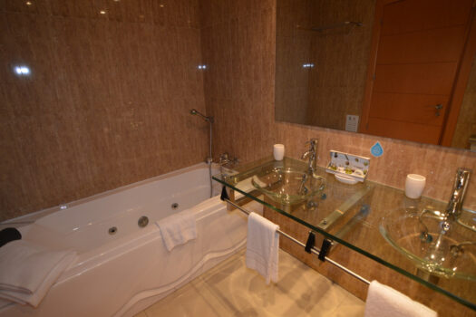 2 Bed Ground Floor Apartment for sale in New Golden Mile, Costa del Sol