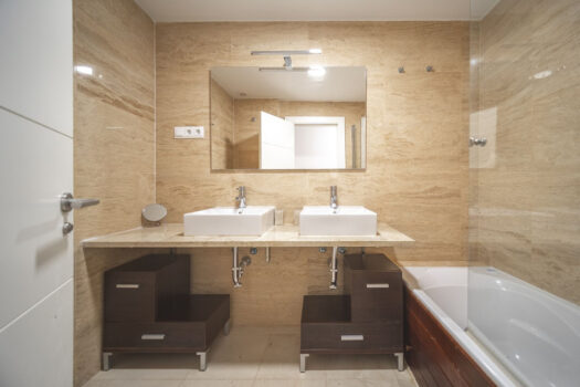 2 Bed Ground Floor Apartment for sale in Los Flamingos, Costa del Sol