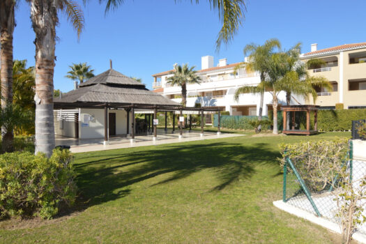 2 Bed Ground Floor Apartment for sale in New Golden Mile, Costa del Sol