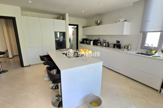 3 Bed Detached Villa for sale in The Golden Mile, Costa del Sol