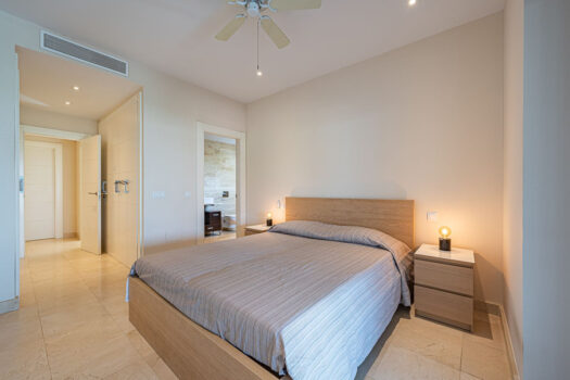 2 Bed Ground Floor Apartment for sale in Benahavis, Costa del Sol