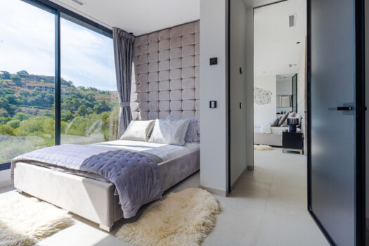 5 Bed Detached Villa for sale in Benahavis, Costa del Sol